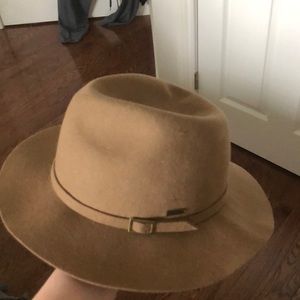 Beige/Brown floppy hat